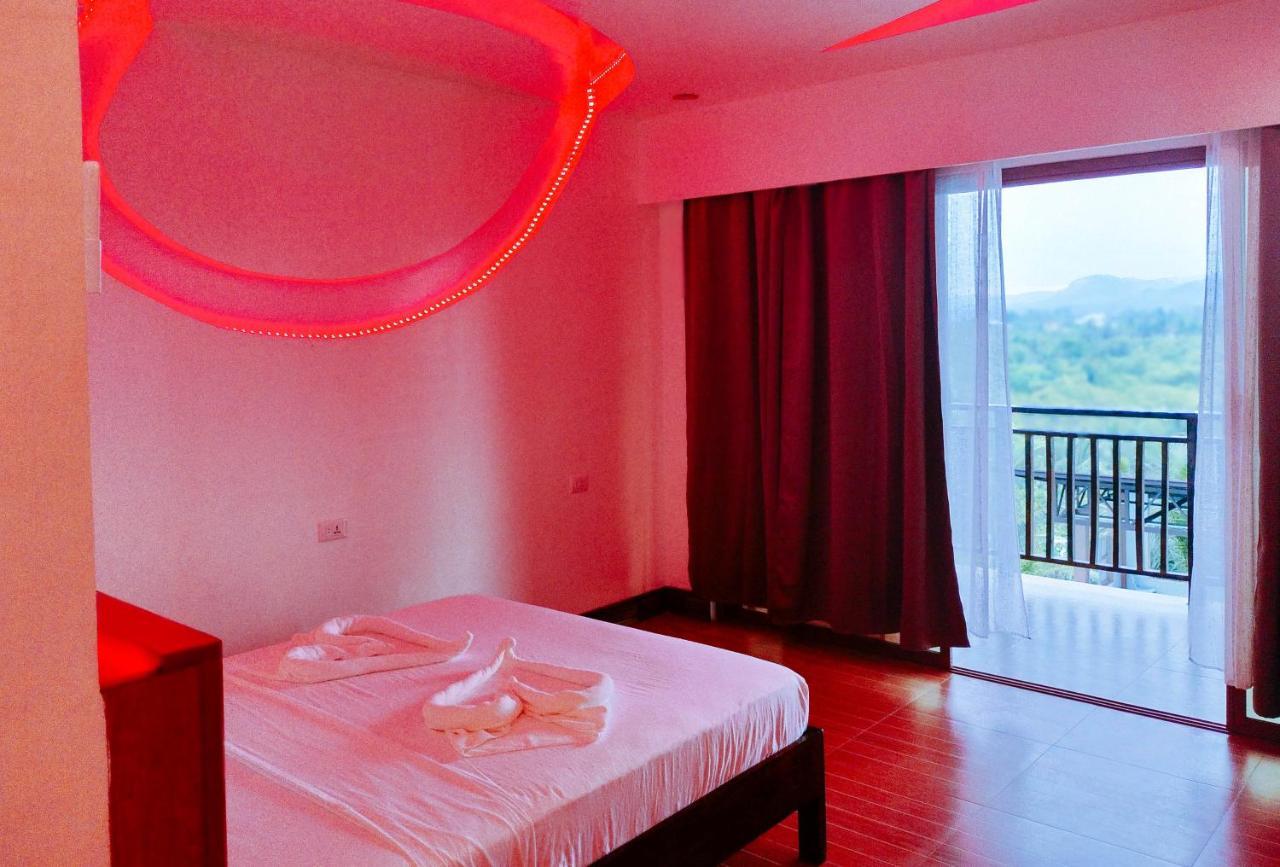 Reddoorz @ Sun Kissed Resort Guindulman Anda  Exterior photo